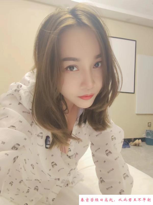 长腿韵味小少妇 第2张