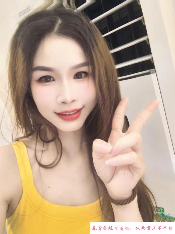 深喉舌吻娇小朵朵 第3张