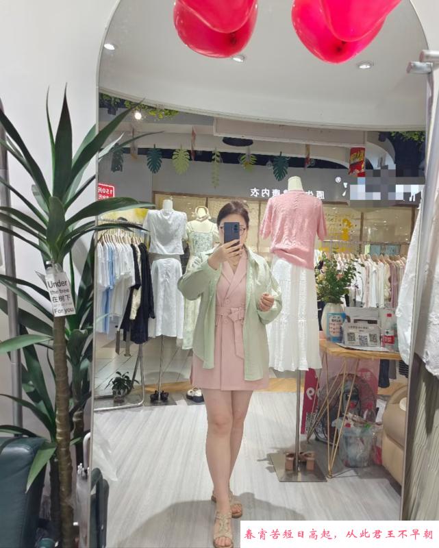 丰满肥美少妇娜姐 第2张