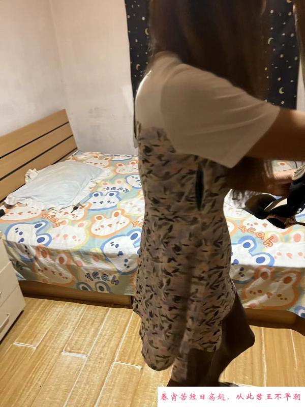 身材骚气的小少妇 第2张