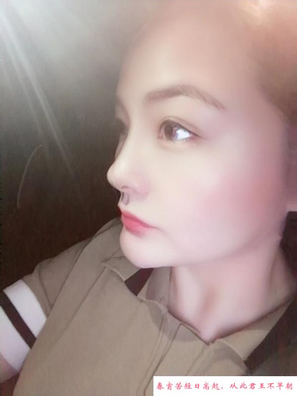 大奶虎牙妹文文 第1张