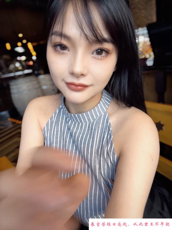 大奶虎牙妹文文 第4张