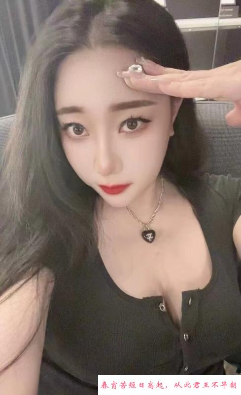 D奶喷水骚女西西 第1张