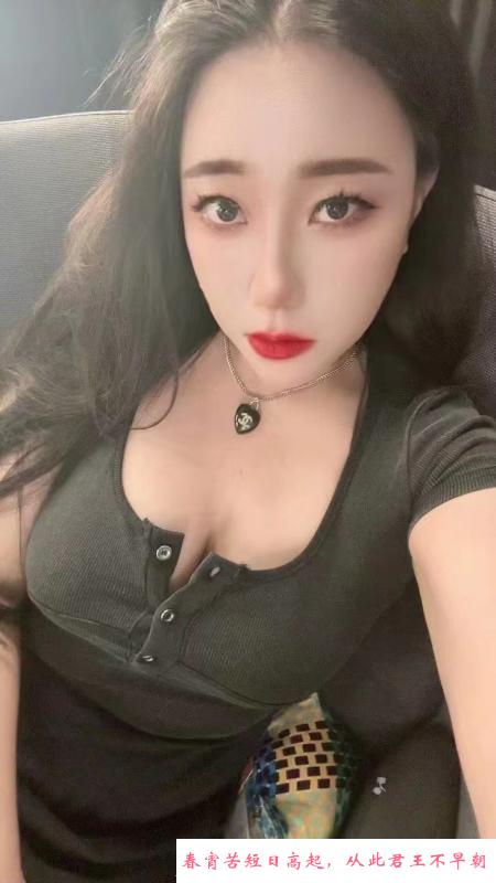 D奶喷水骚女西西 第3张