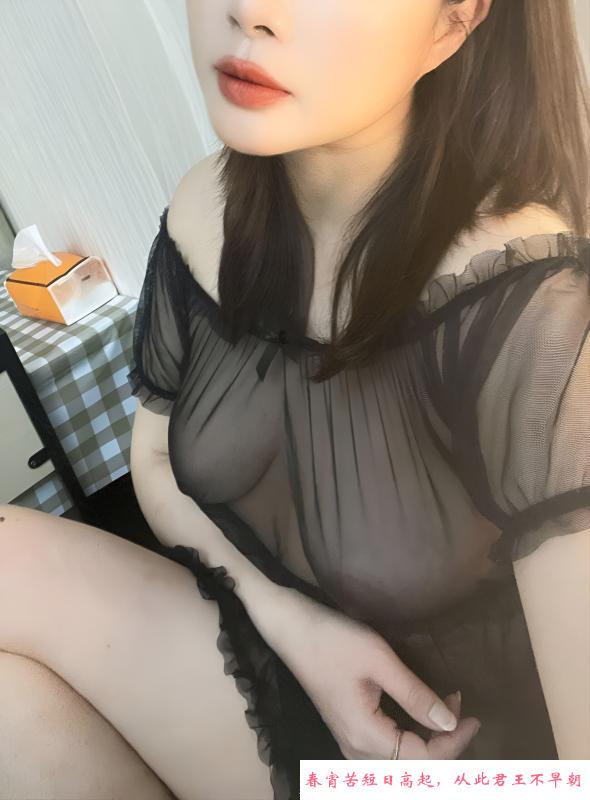 身材丰满骚御姐 第2张