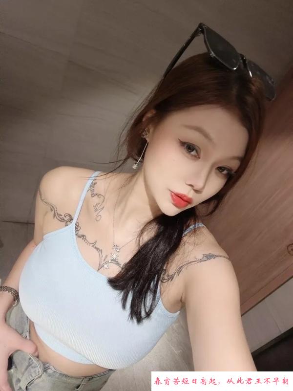 大长腿大胸器女友身段 第2张
