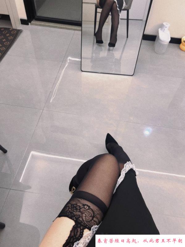 修女服大长腿 第3张