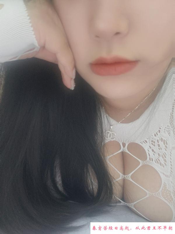 F杯巨乳胖妹 第2张