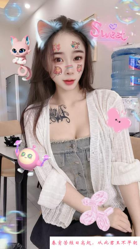河南岸舌吻辣妹 第1张