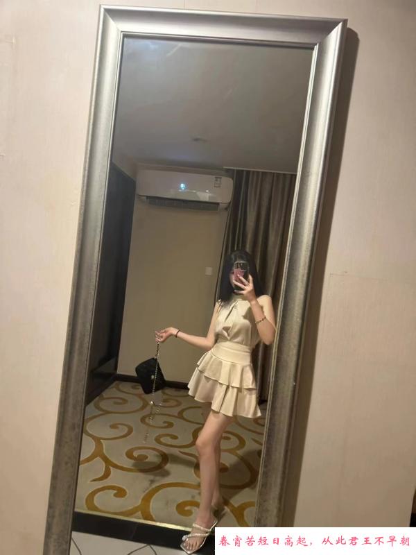 制服美臀希尔 第2张