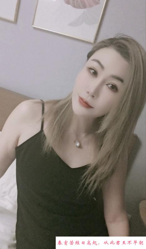 津南黑丝少妇 第1张