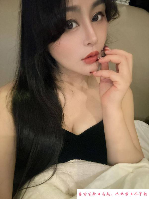 市区风骚美臀D胸老师 第2张