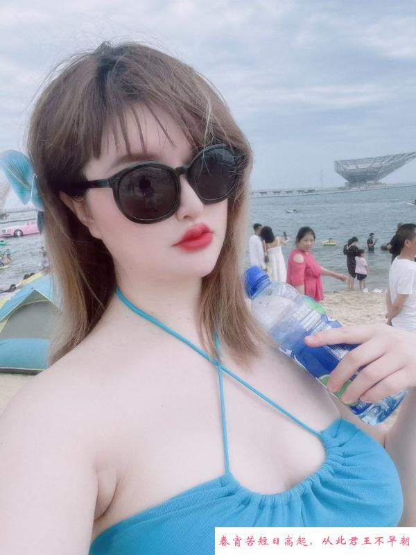 体验胸大会手法美女 第1张