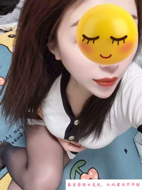 兼职美女青青 第2张