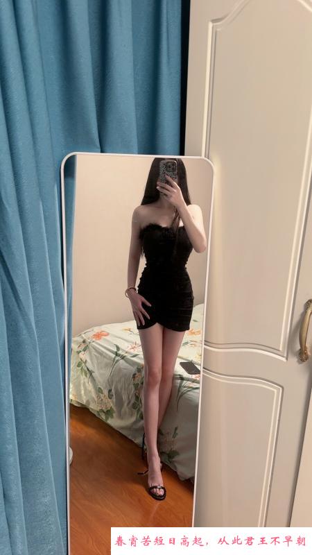小九月尽显好身材 第3张