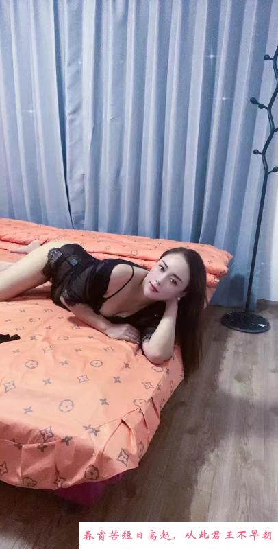 前凸后翘大奶妹 第2张