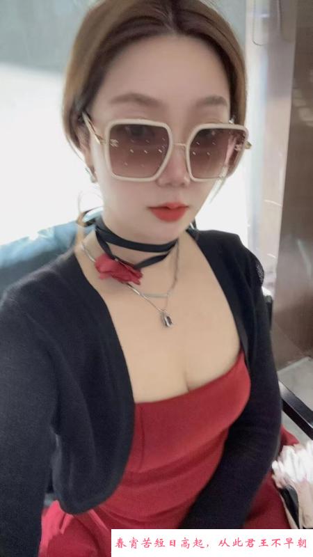 江宁路御姐丽莎 第1张