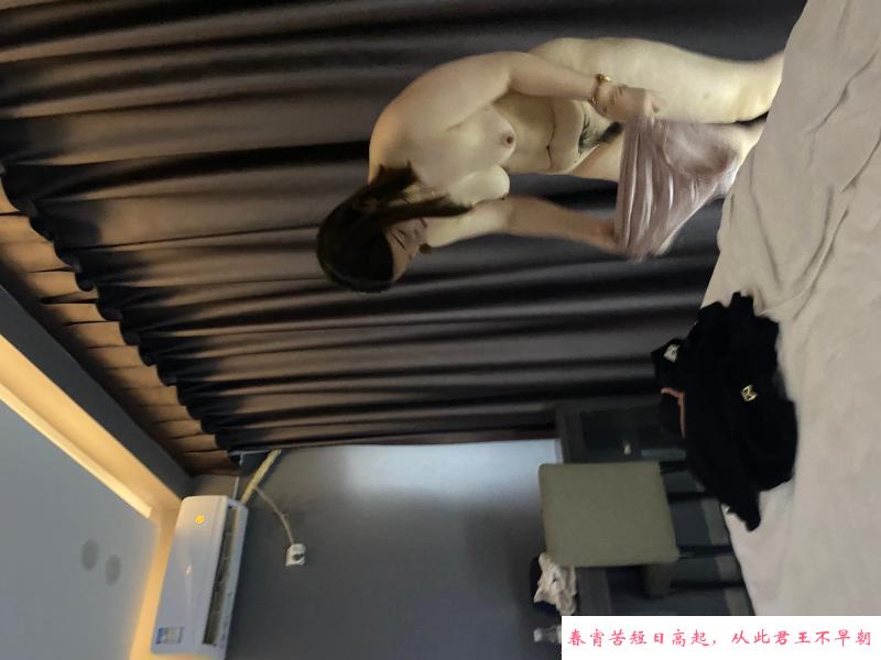 大胸老板娘爽操 第4张