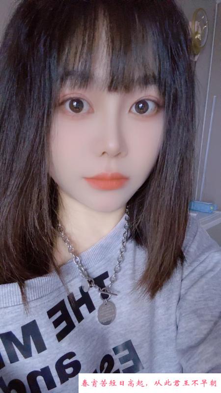 短发活泼娃娃脸 第1张