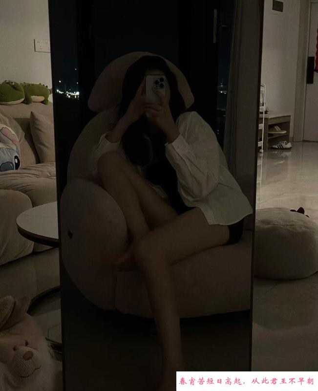 丰满高挑身材好梓琪 第3张