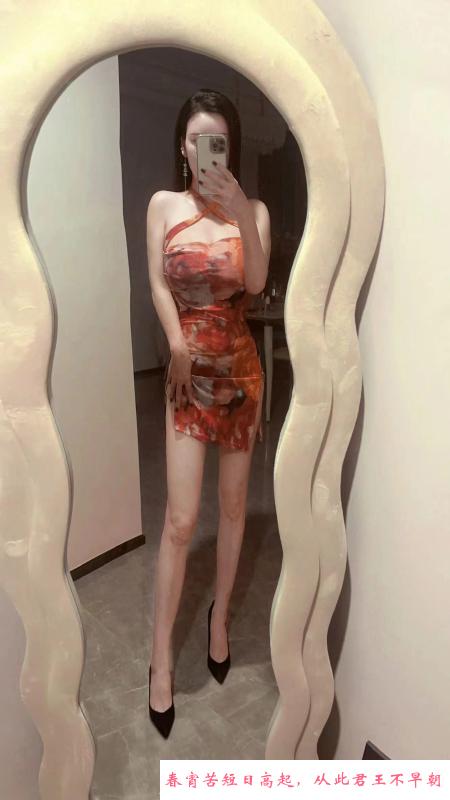 大长腿肤白真胸温妮 第3张
