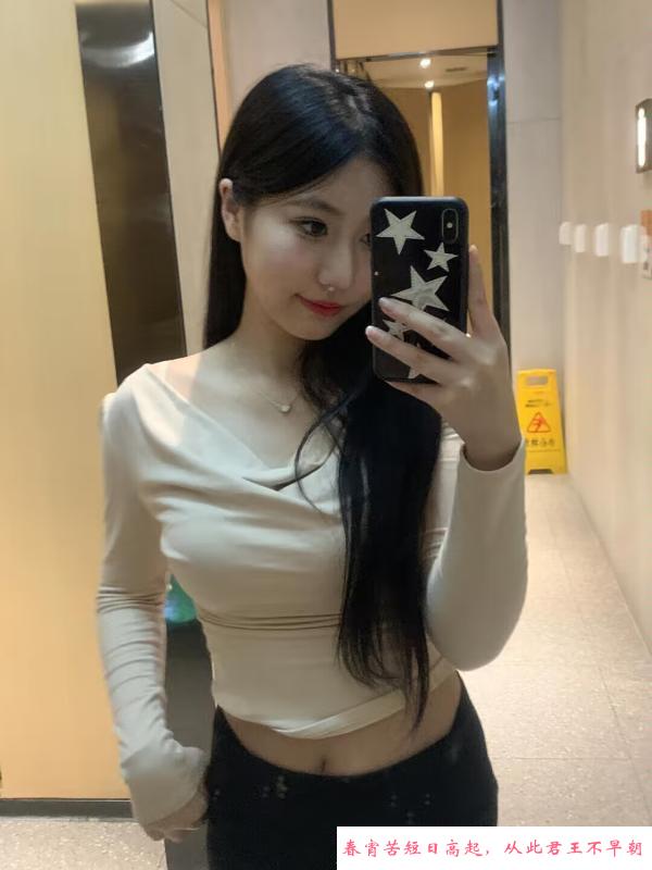 丰满性感大胸妹 第4张