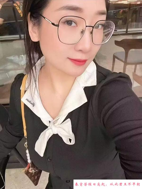 重庆妹子火辣身材 第2张