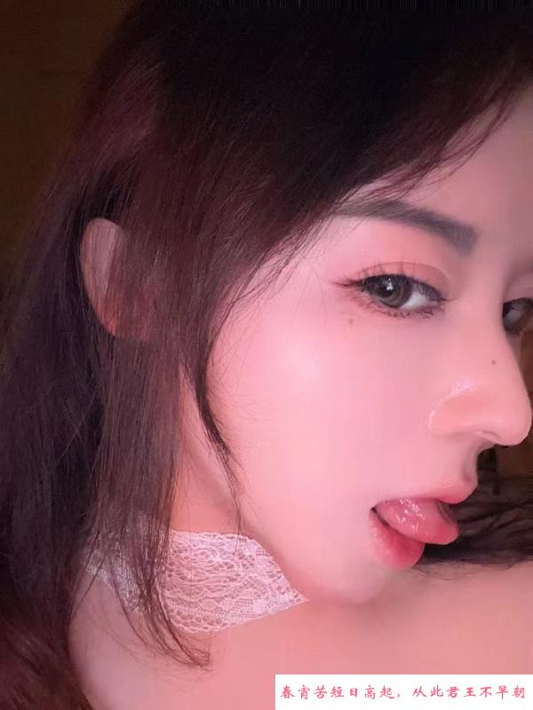 舌吻巨乳大波妹 第3张