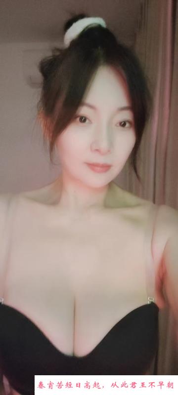 钟楼区大胸美女 第2张