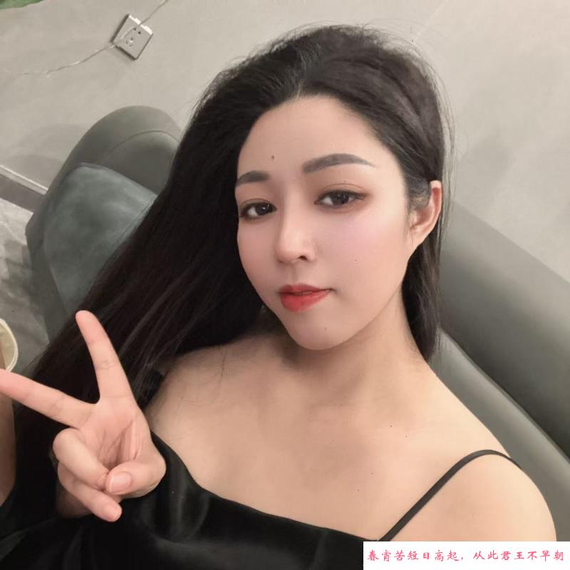 大长腿可舌吻丰满梓琪 第2张