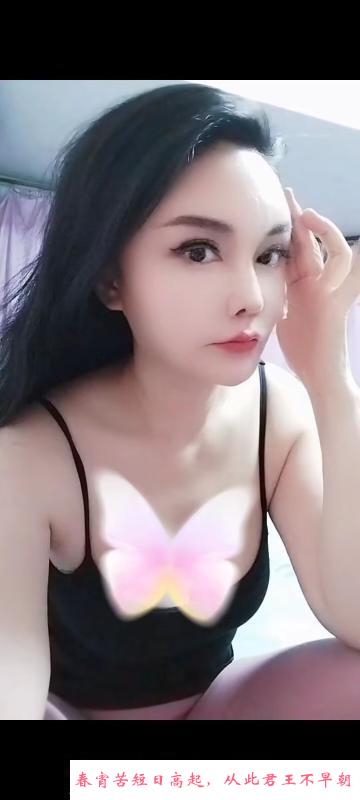 一字马少妇 第1张