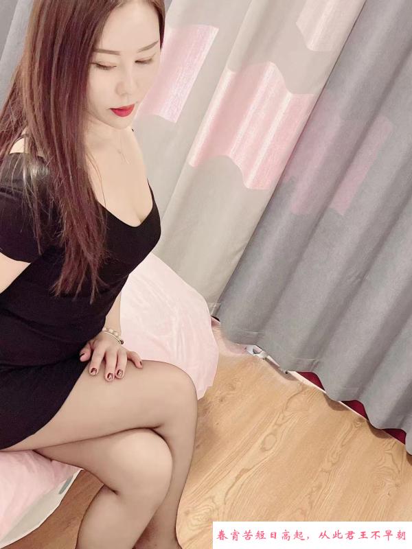 苗条撩人少妇 第2张