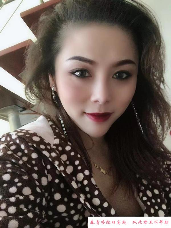 高颜值少妇 第3张