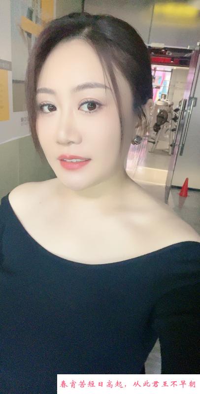 黑丝小奶牛 第3张