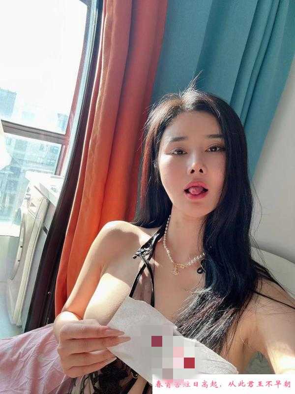 巨奶翘臀美女月亮 第1张