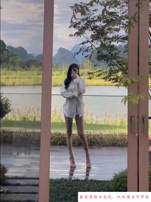 性感大奶骚货御姐 第4张