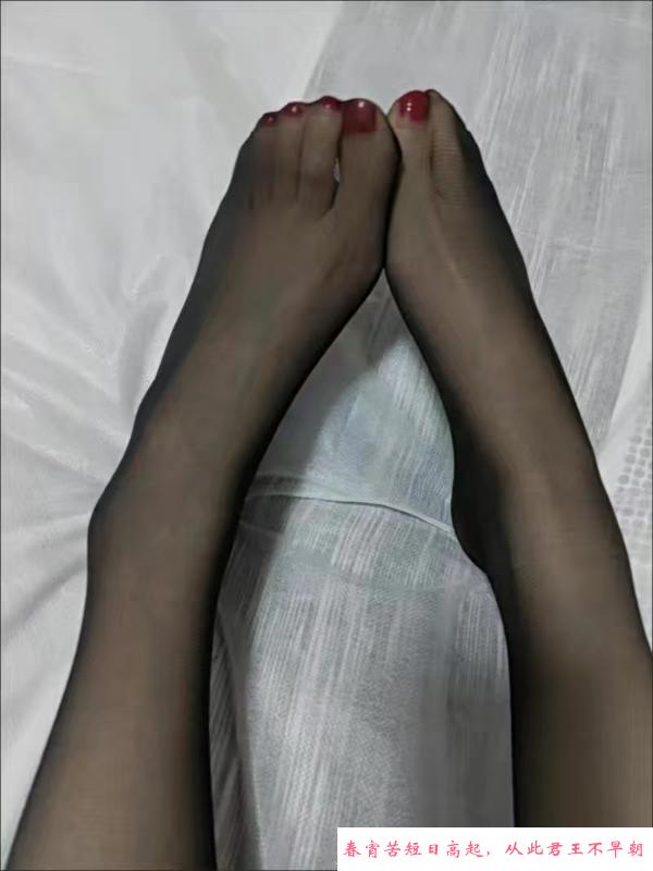 风韵犹存小少妇 第3张