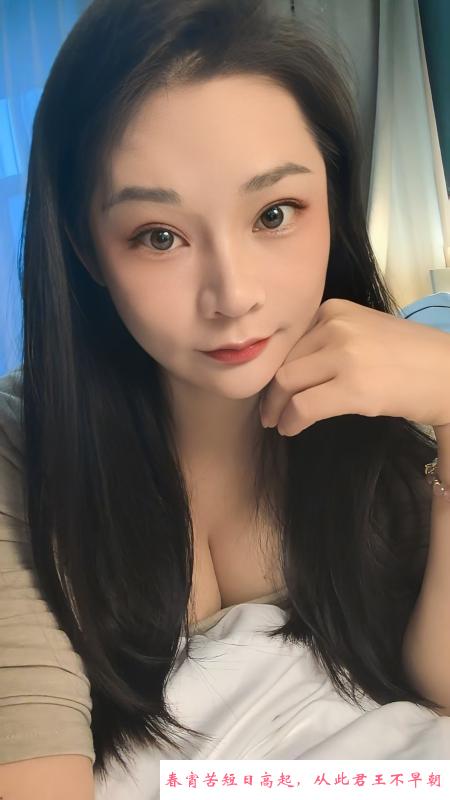 可舌吻大胸兼职妹妹 第3张