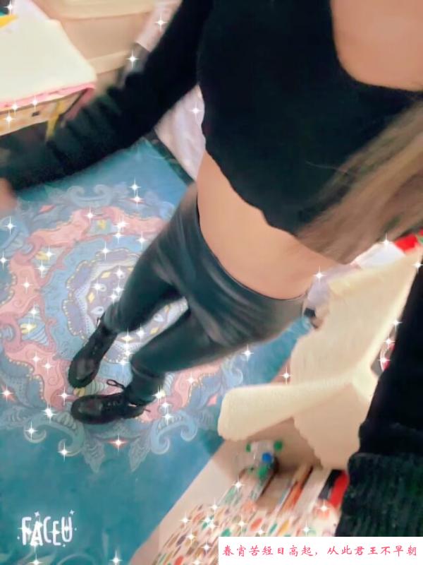 铁西黑皮气质妹子 第1张