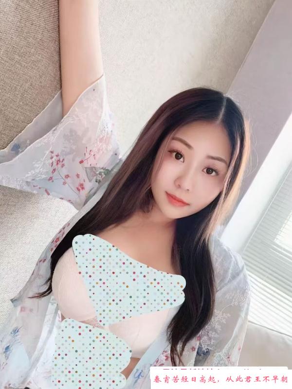 岗顶大胸少妇 第1张