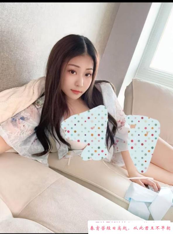 岗顶大胸少妇 第2张