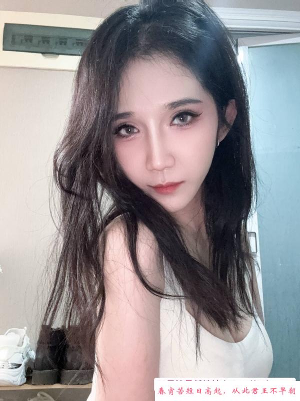 大胸美女 第4张