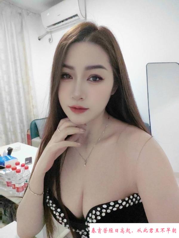 大奶子性感风骚老师 第3张