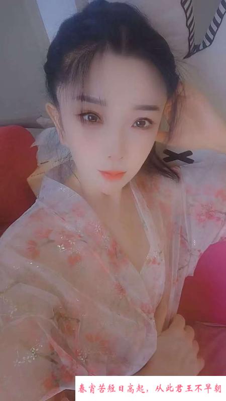 角门地铁附近的妹子 第1张