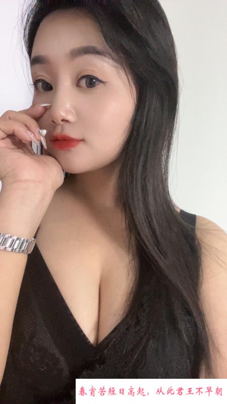 大胸高个御姐 第3张
