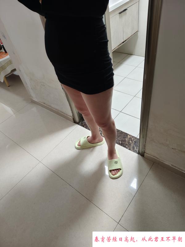 腿型很好的良家少妇 第1张