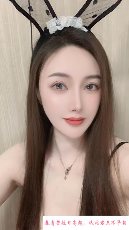 颜值美女Selina 第1张
