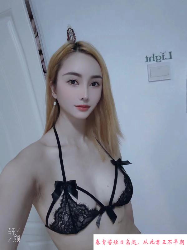 一线天的金发尤物 第1张
