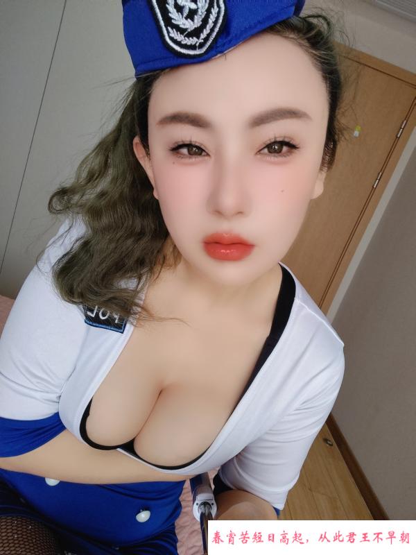 昆山大奶性感美女 第1张