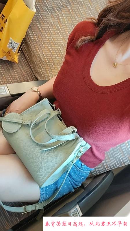 一股子良家味的少妇 第1张